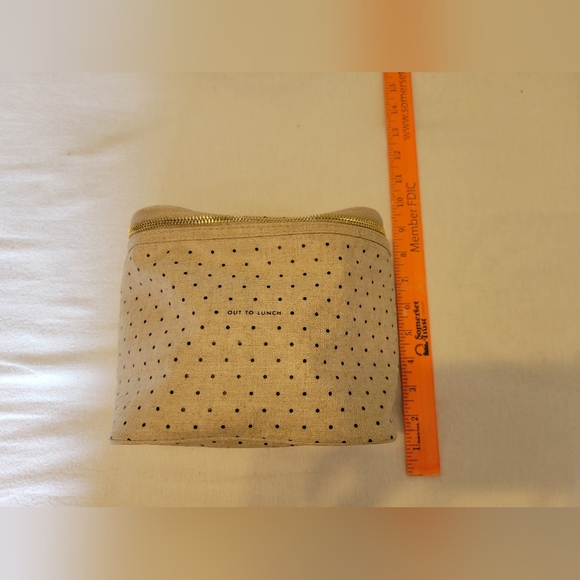 Cream Polkadot Kate Spade Out To Lunch Lunchbox - Picture 1 of 6